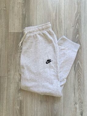 Nike Heather Gray Jogger Sweatpants